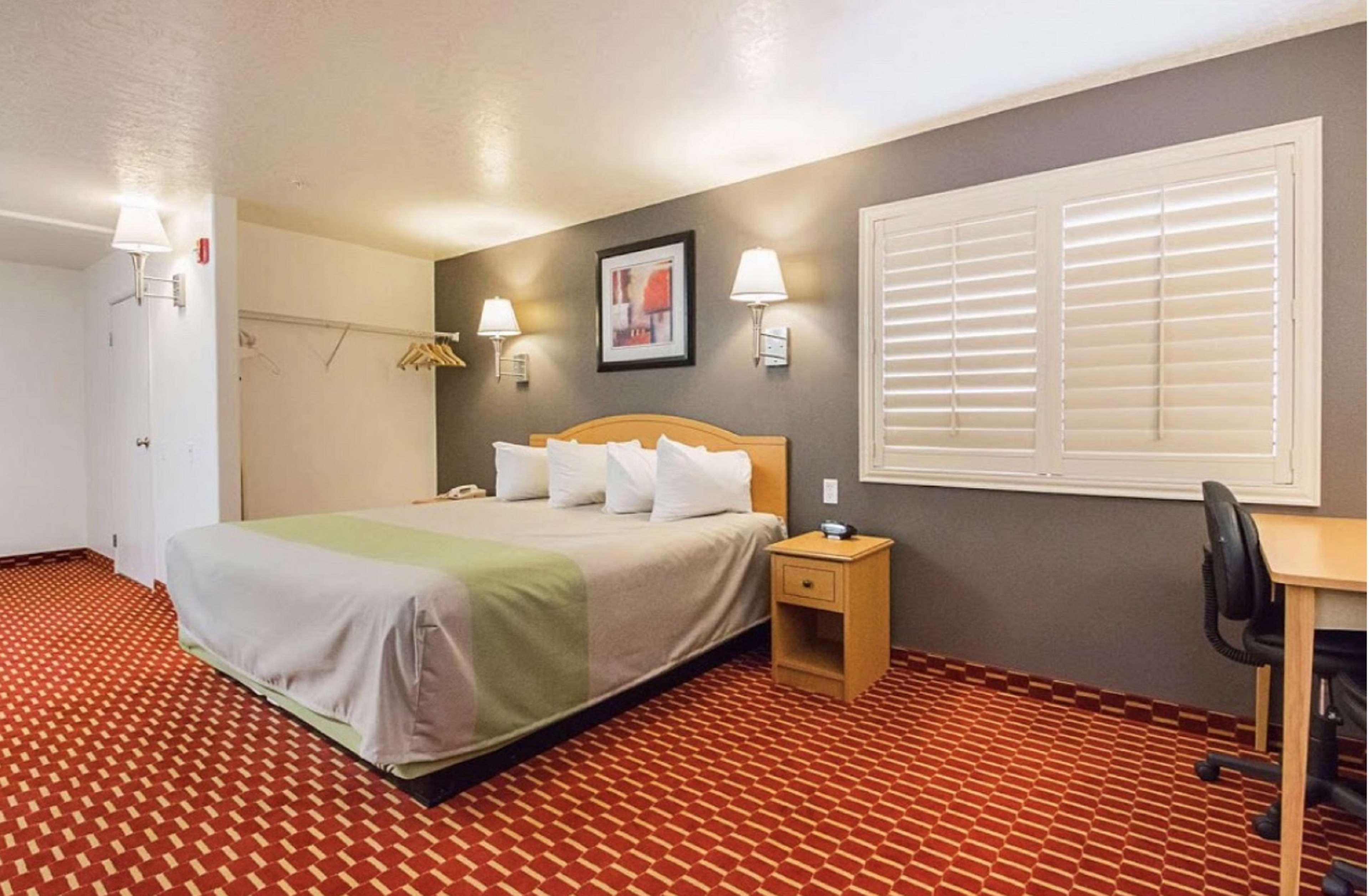 Executive Inn & Suites Extended Stay - Vernal Room photo